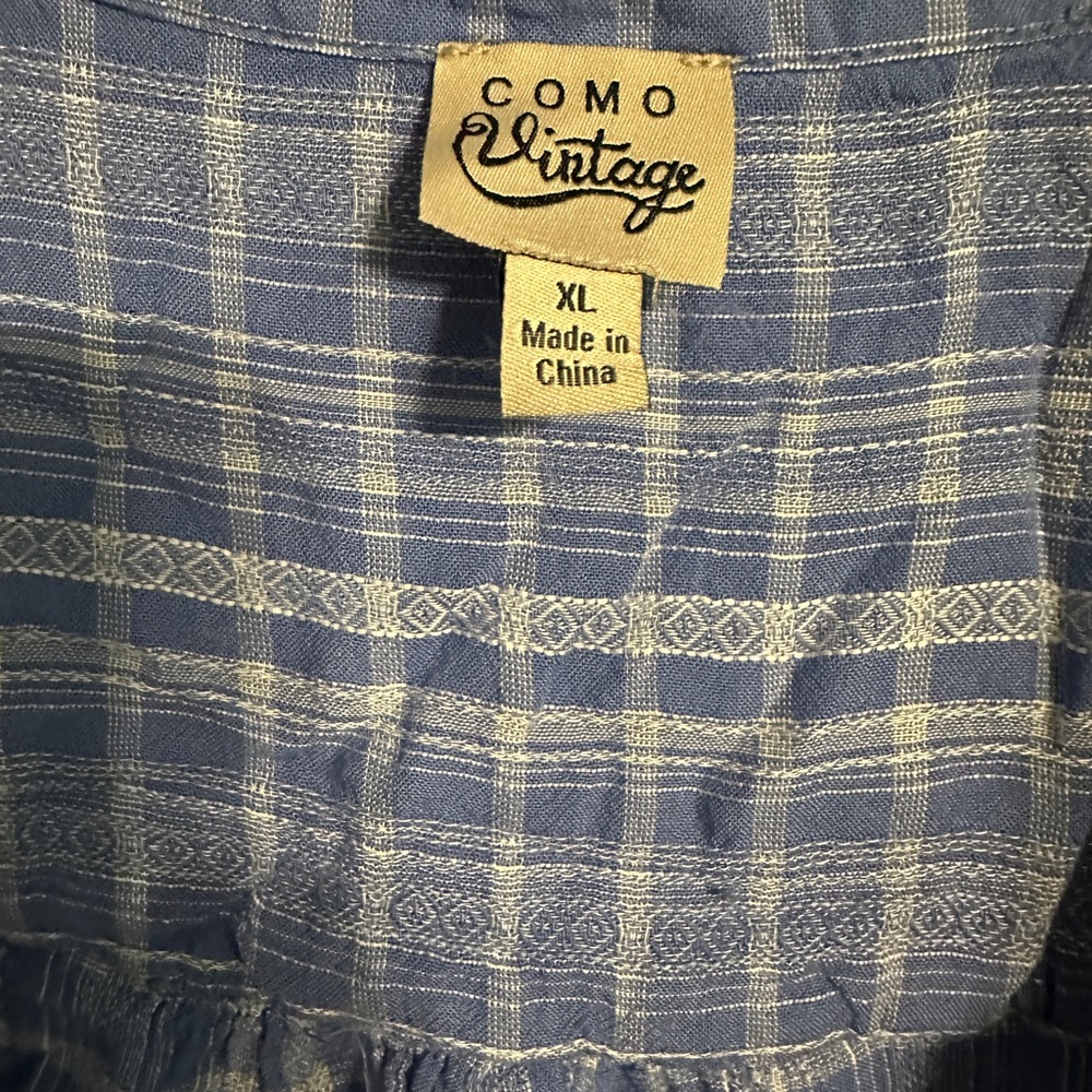 Button up blouse - Picture 2 of 3